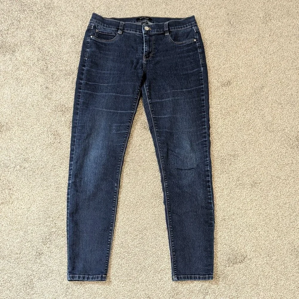 WHITE HOUSE BLACK MARKET Skinny Leg, Stretch Blue Denim Low-Rise Jeans; Size M
